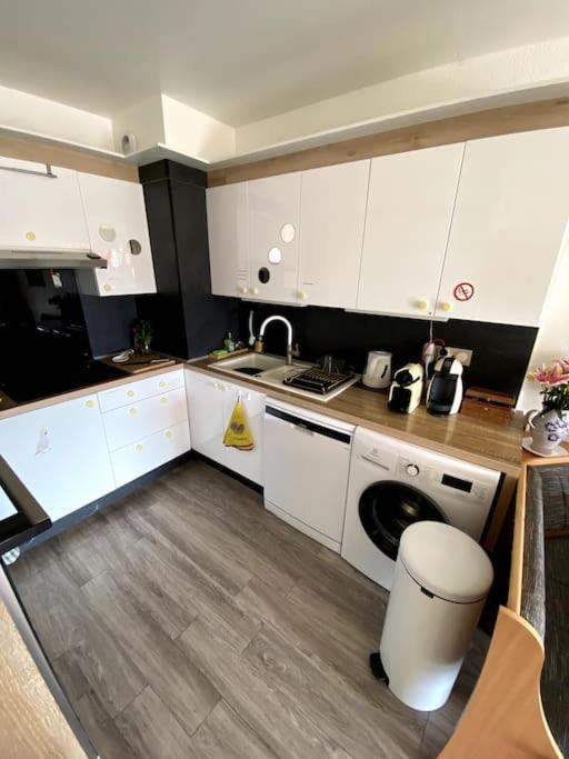 Logement Cosy, Situe Entre Ciel Et Mer 旺斯 外观 照片