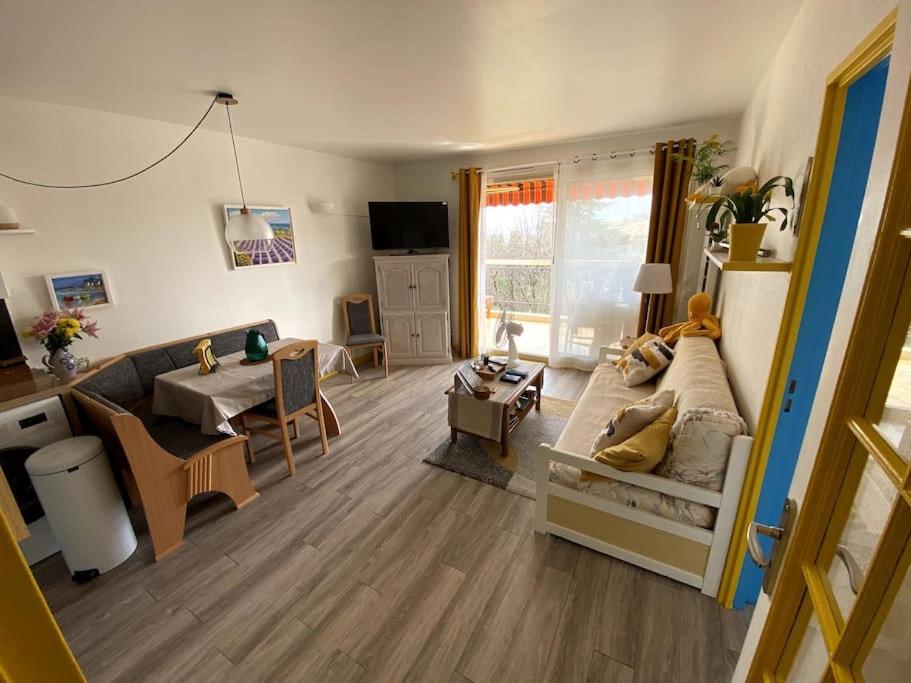 Logement Cosy, Situe Entre Ciel Et Mer 旺斯 外观 照片