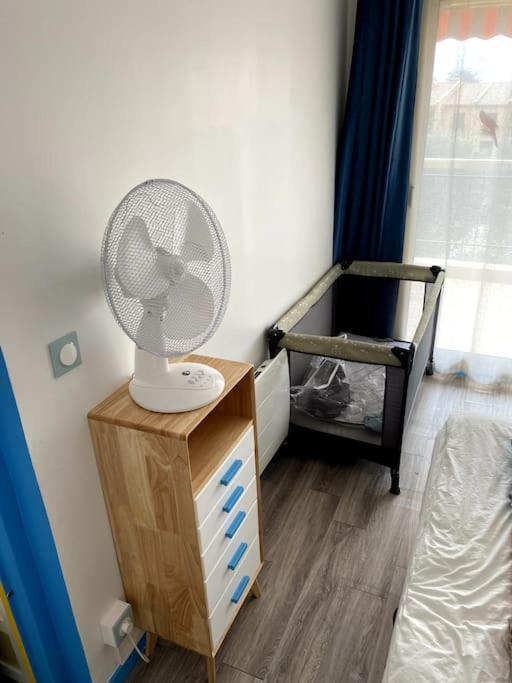 Logement Cosy, Situe Entre Ciel Et Mer 旺斯 外观 照片